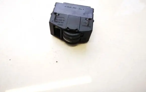 Audi A6 S6 C5 4B Headlight level height control switch 4b0919094