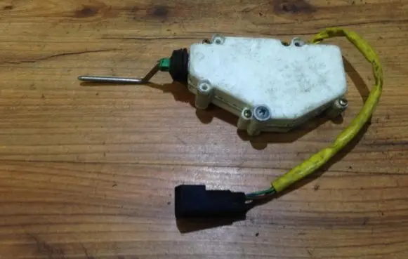 Seat Alhambra (Mk1) Central locking motor 7m0959775c 95vw9b241ab