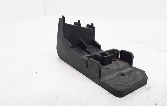 Mazda 6 Headlight/headlamp mounting bracket