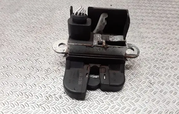 Volkswagen PASSAT B7 Tailgate/trunk/boot lock/catch/latch 5K0827505A