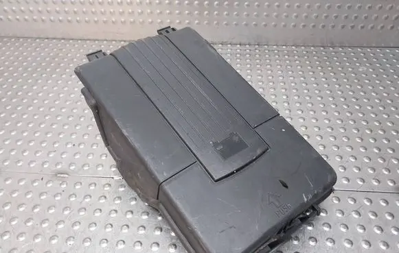 Volkswagen Golf V Battery box tray cover/lid S26380408 1K0915443C