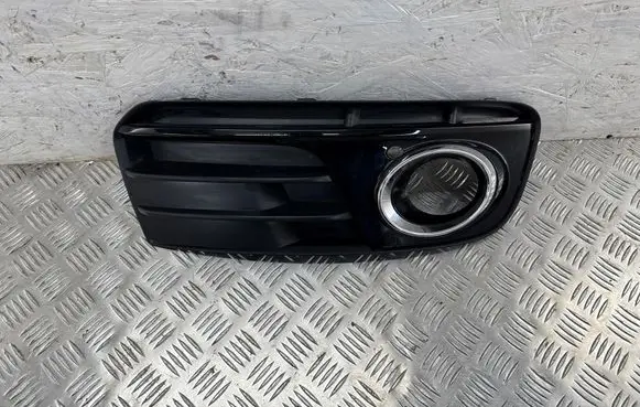 Audi Q5 SQ5 Front fog light trim/grill 8R0807682J