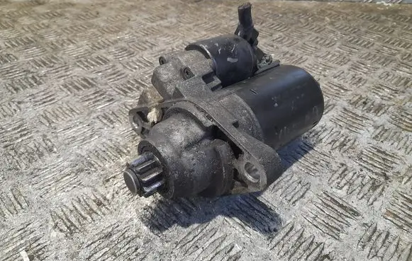 Volkswagen Golf IV Starter motor 02t911023g
