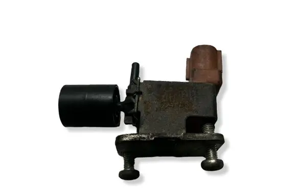 Toyota Land Cruiser (J120) Vacuum valve 9091012184