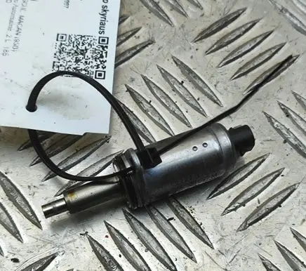 Porsche Macan (95B) Turbo solenoid valve 06E103697M