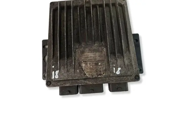 Renault Kangoo I Engine control unit/module 8200253520 HOM8200140057