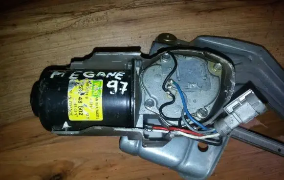 Renault Megane I Wiper motor 53548502