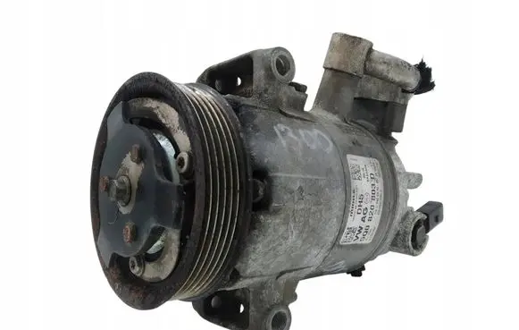 Volkswagen Golf V Air conditioning (A/C) compressor (pump) 5Q0820803D