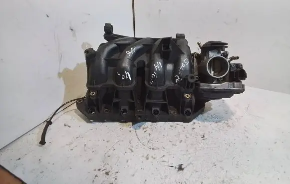 Volkswagen Golf IV Intake manifold 036129711