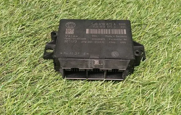 Skoda Octavia Mk2 (1Z) Parking PDC control unit/module 5J0919475A