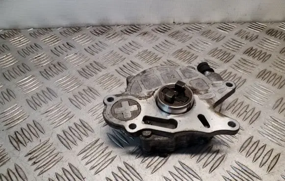 Audi A1 Vacuum pump 03L145100G