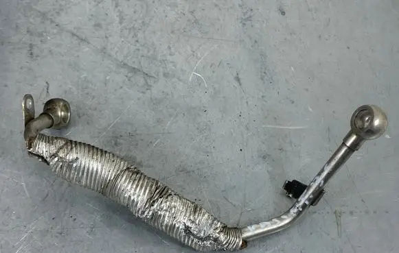 Coolant pipe/hose