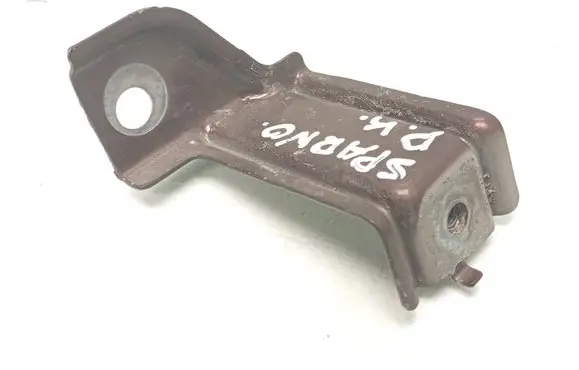 Fender mounting bracket