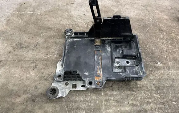 Ford Focus Battery tray 980008123