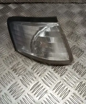 Nissan Primera Front indicator light