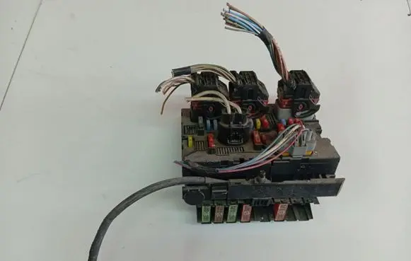 Citroen C4 Grand Picasso Fuse box set 9636079380