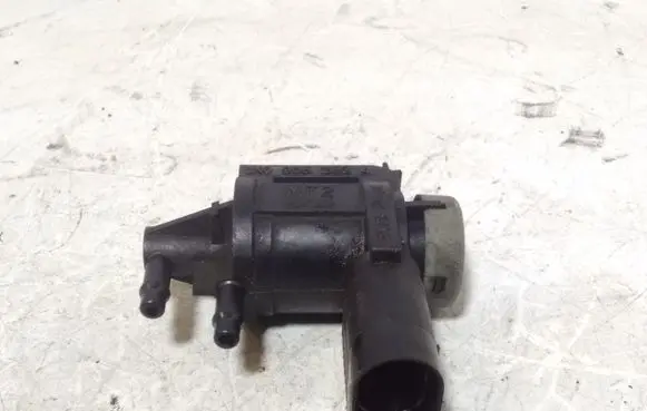 Volkswagen Tiguan Turbo solenoid valve 1K0906283A
