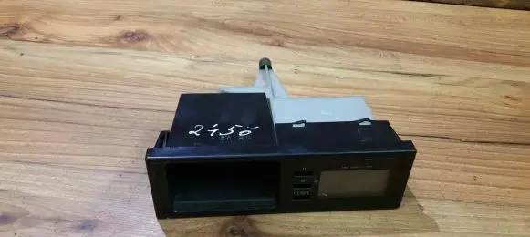 Mazda 323 F Screen/display/small screen