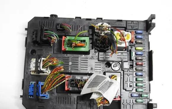 Peugeot 5008 Comfort/convenience module 9666895380 2812019063 281192462C