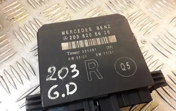 Mercedes-Benz C W203 Door control unit/module 2038206626 A2038206626