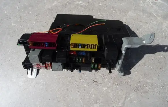 Mercedes-Benz E W212 SAM control unit 2129060505 2129028502 2129012304
