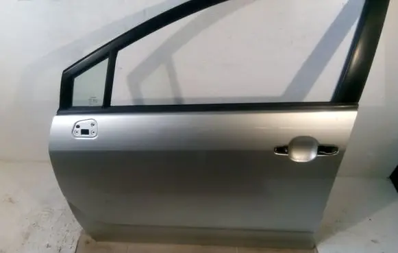 Toyota Corolla Verso AR10 Front door 670020F010