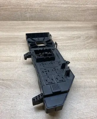 Opel Vectra C Fuse module 24443147 518777016