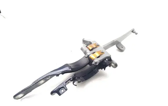 Tailgate/trunk/boot hinge