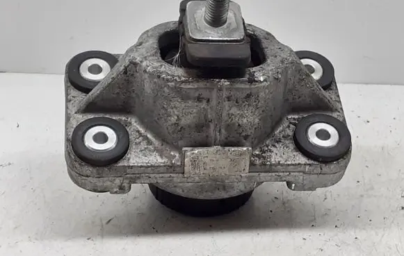 Land Rover Range Rover Sport L494 Engine mount bracket