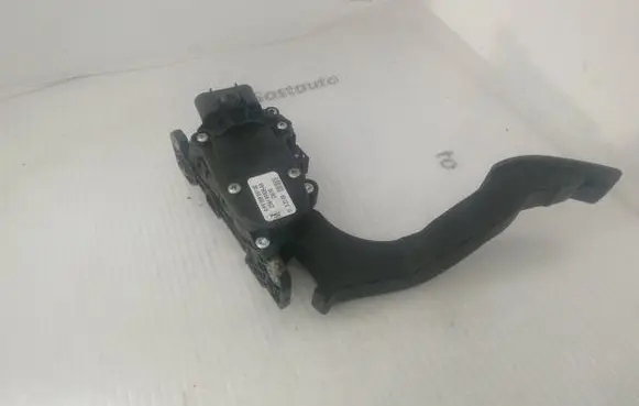 Ford Fusion Accelerator throttle pedal 6pv00856700