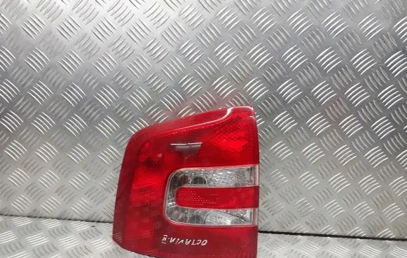 Skoda Octavia Mk2 (1Z) Number plate light 1Z9945257