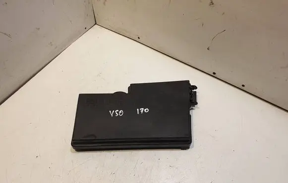 Volvo V50 Fuse box cover 30728013