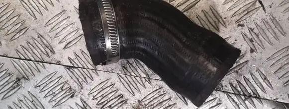 Volkswagen PASSAT B7 Intercooler hose/pipe 