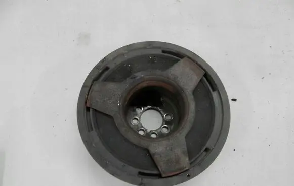 Volkswagen PASSAT B5.5 Crankshaft pulley 059105251