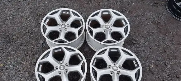 Ford Focus ST R18 alloy rim 