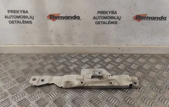 Fender mounting bracket