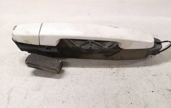 Toyota Avensis Verso Rear door exterior handle