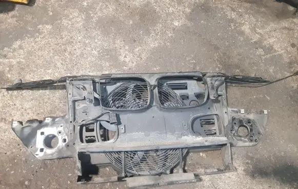 BMW 5 E39 Radiator support slam panel