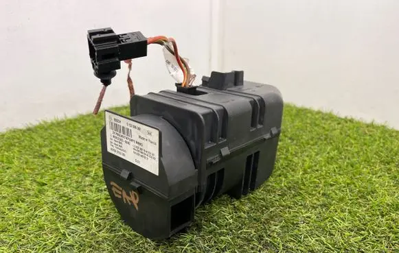 Mercedes-Benz S AMG W221 Vacuum pump A2218001048 0132006387 060580163387