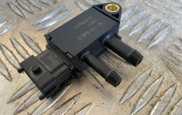 Opel Astra K Exhaust gas pressure sensor 55599659 1207 A2C74386800