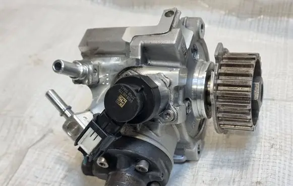 Ford Focus Fuel injection high pressure pump 9811347280