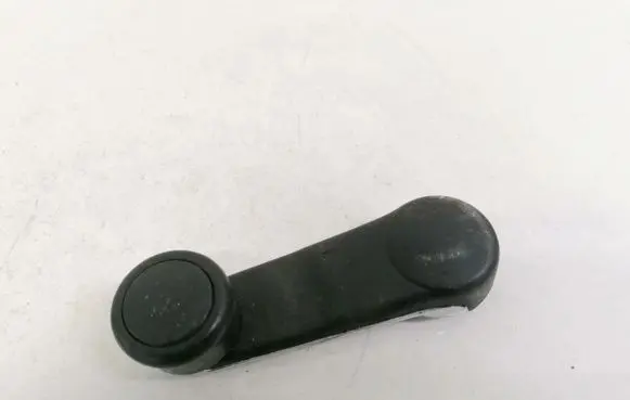 Volkswagen PASSAT B5 Front door window winding handle 3B5839595