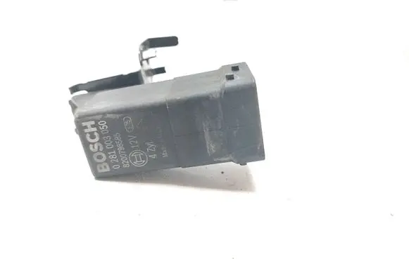 Renault Trafic III (X82) Glow plug pre-heat relay 0281003050