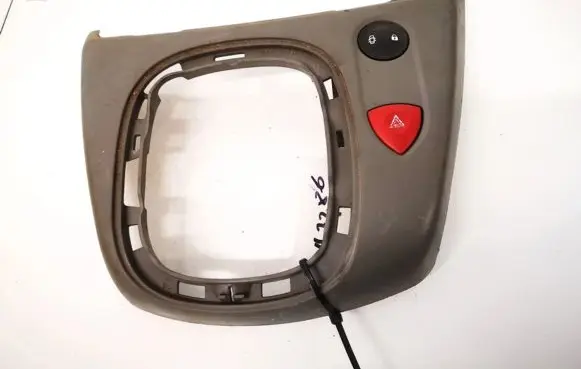 Renault Scenic II - Grand scenic II Hazard light switch 8200095493 8200109723
