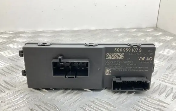 Audi Q3 F3 Tailgate/trunk control unit/module 5Q0959107S