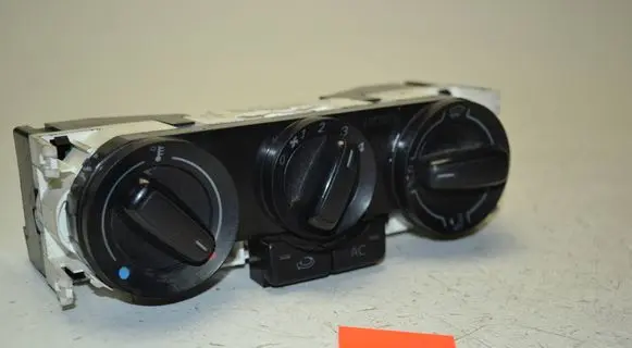 Volkswagen Polo V 6R Climate control unit 6R0820045M X8176002