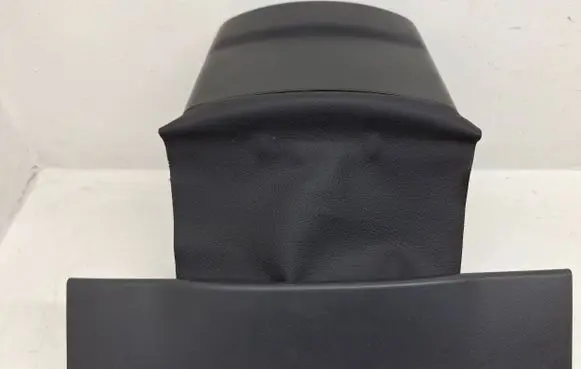 Steering wheel column trim