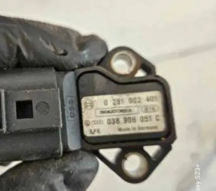 Volkswagen PASSAT B6 Air pressure sensor 038906051C