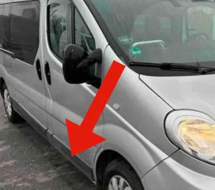 Opel Vivaro Front door trim (molding) 91165345 8200036086