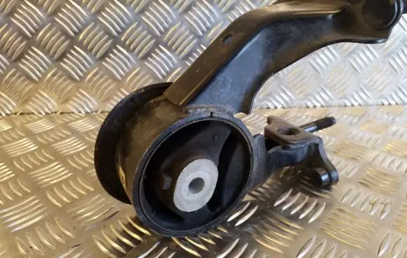 Toyota Corolla Verso E121 Gearbox mount 123710R010
